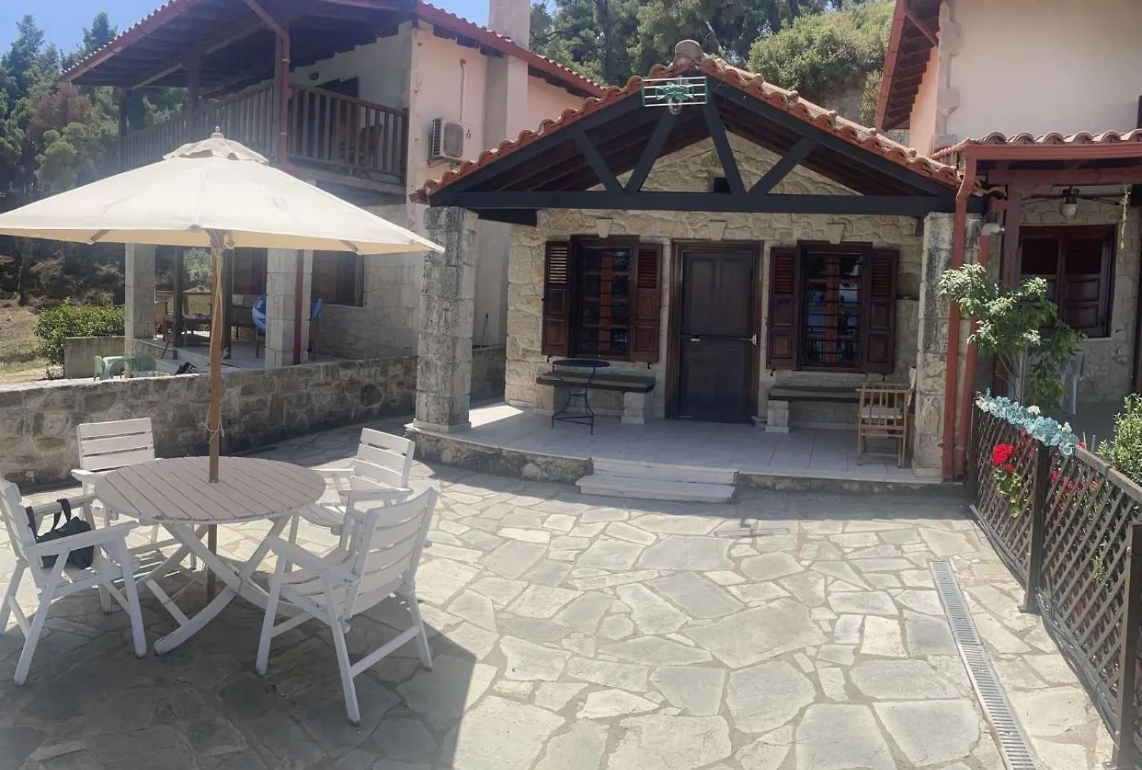 Kaliva Near The Beach Kriopigi